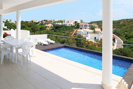 Terraza a la piscina