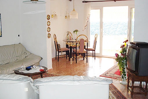 Salón-comedor con acceso a la terraza