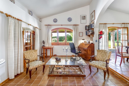 Salón-comedor con acceso al jardín